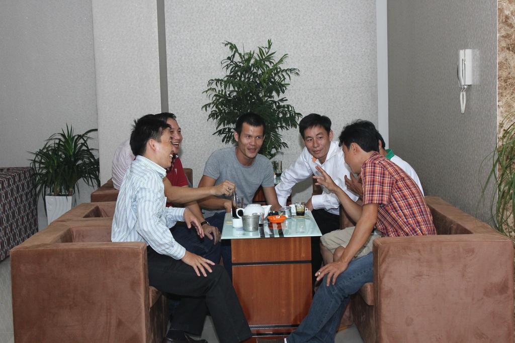 Hoang Ngoc Hotel Pleiku Extérieur photo